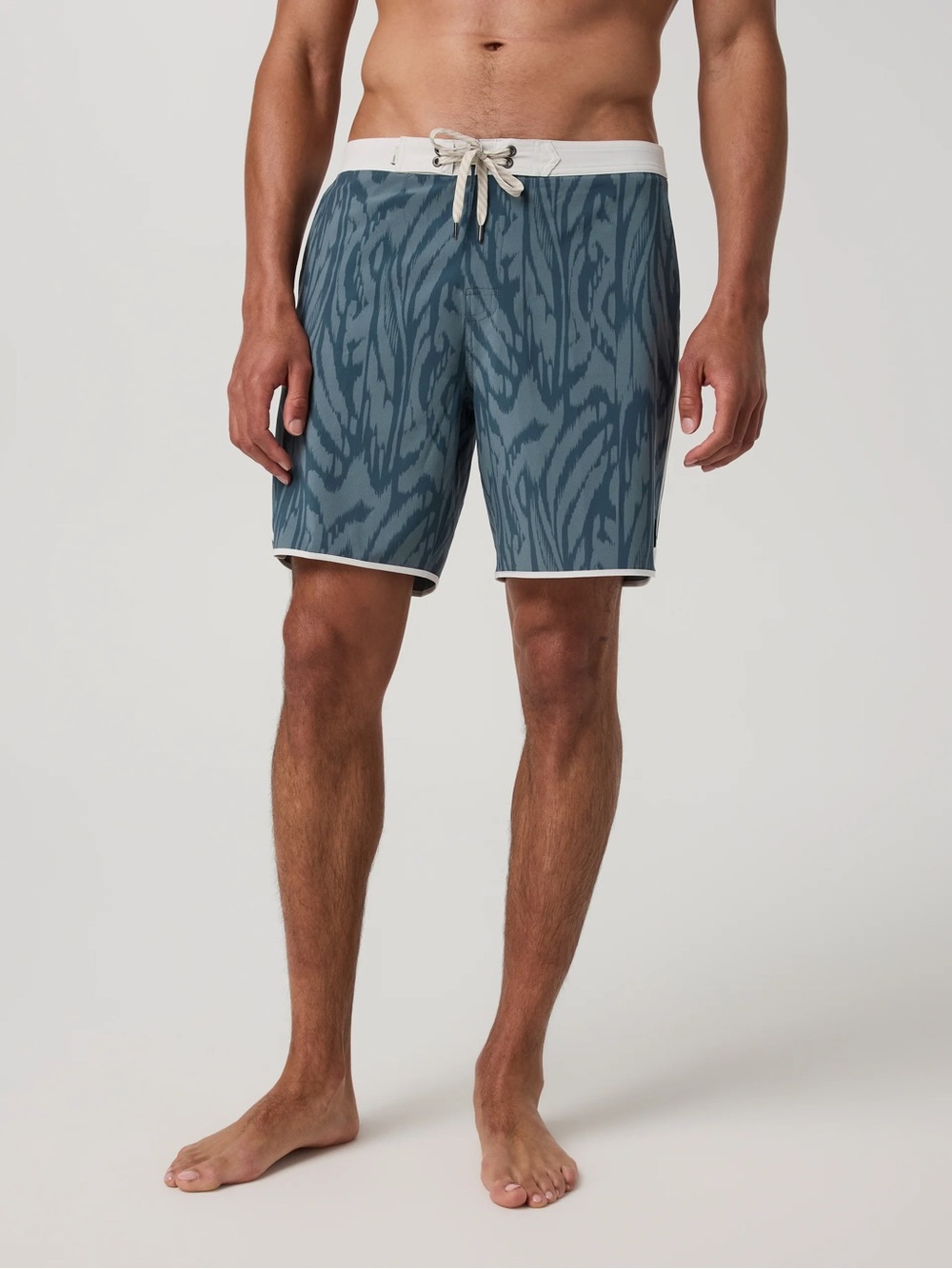 Vuori Men’s 30” Cruise 7” Board Shorts